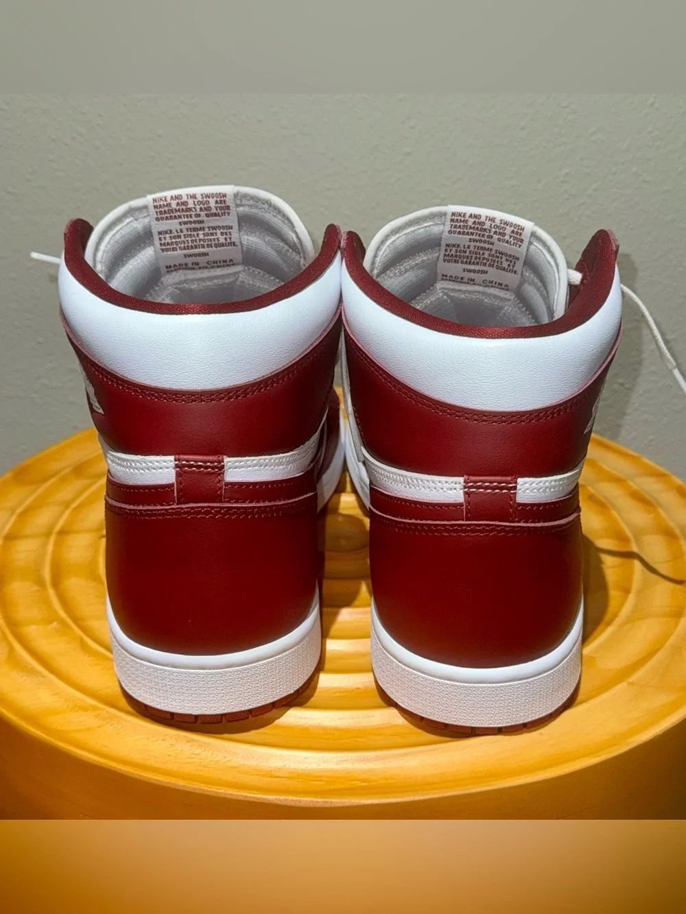 Air Jordan 1 Retro High OG Size 12.5 w/alternate Team Red laces
